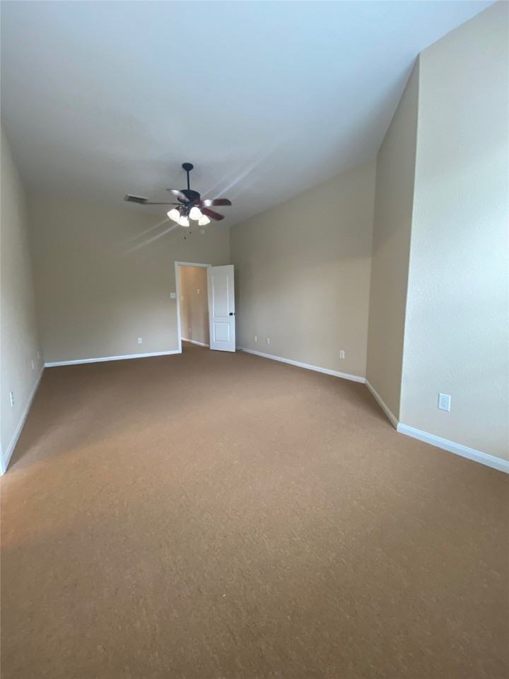 15 Sagamore Ridge Pl #15 - Photo 7 of 39