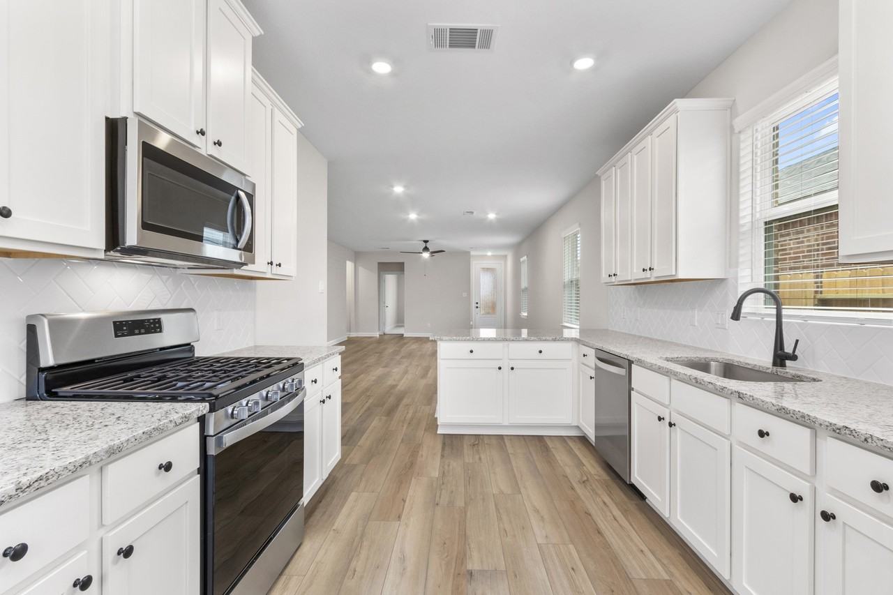 1111 Whispering Winds Drive #1111 - Photo 7 of 14