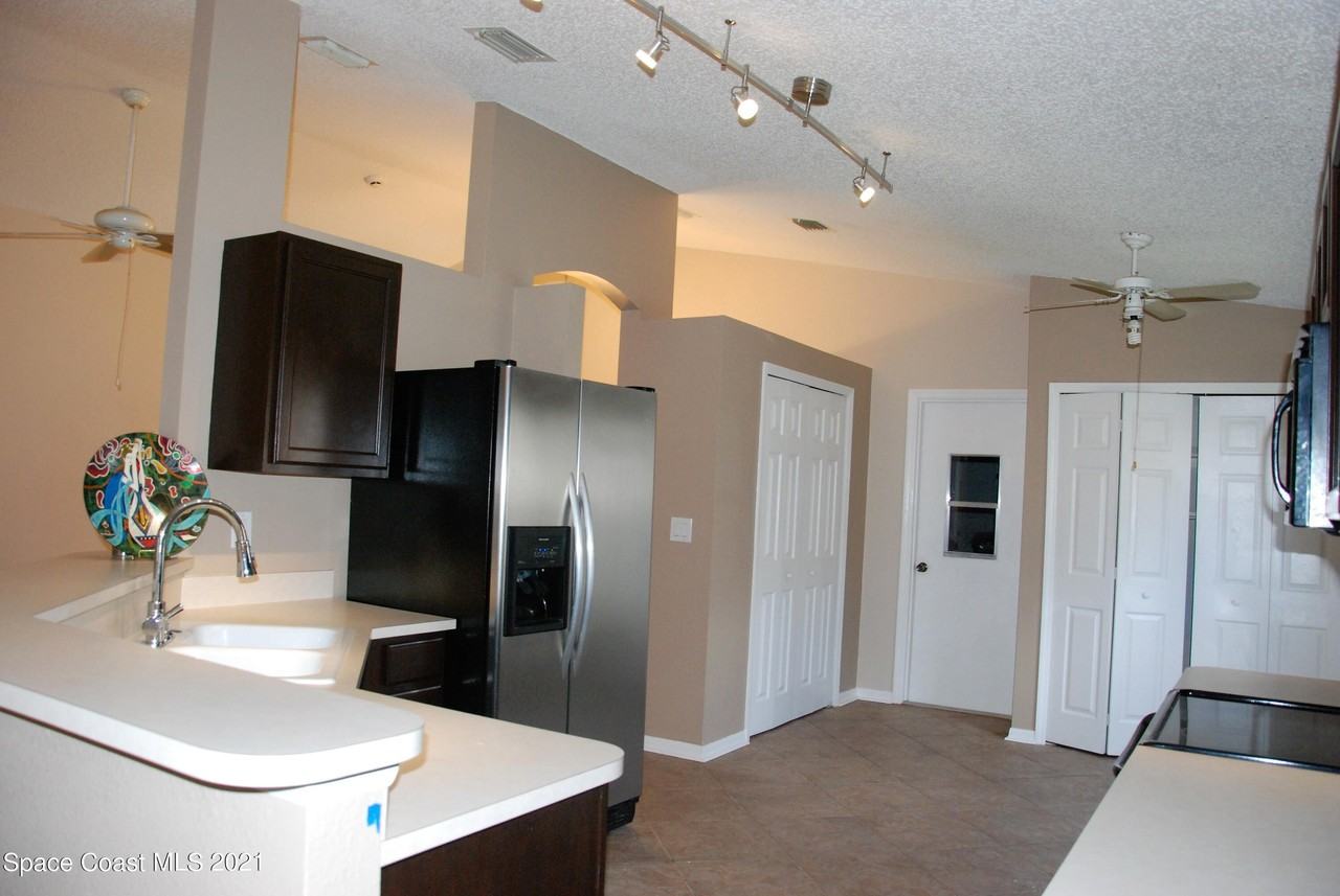 720 Wickham Lakes Drive #720 - Photo 3 of 18