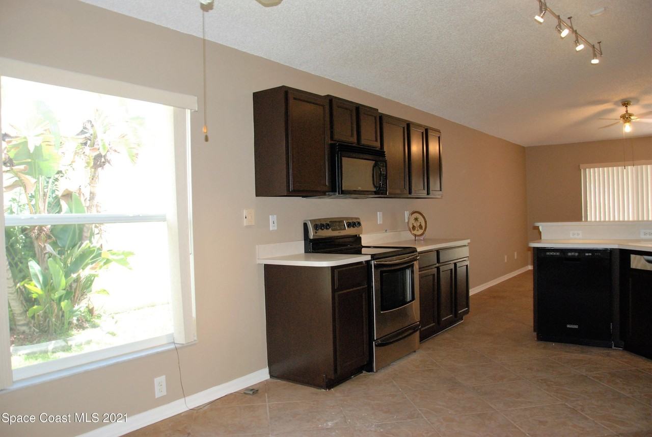 720 Wickham Lakes Drive #720 - Photo 4 of 18