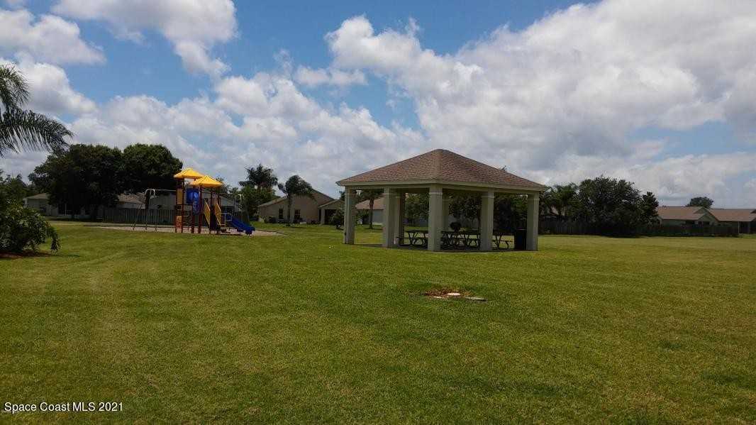 720 Wickham Lakes Drive #720 - Photo 5 of 18