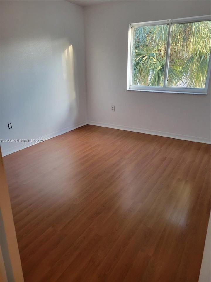 2217 Nw 171st Ter #2217 - Photo 3 of 8