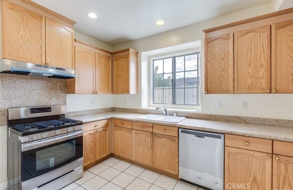 723 S Sierra Vista Ave #723C - Photo 3 of 10