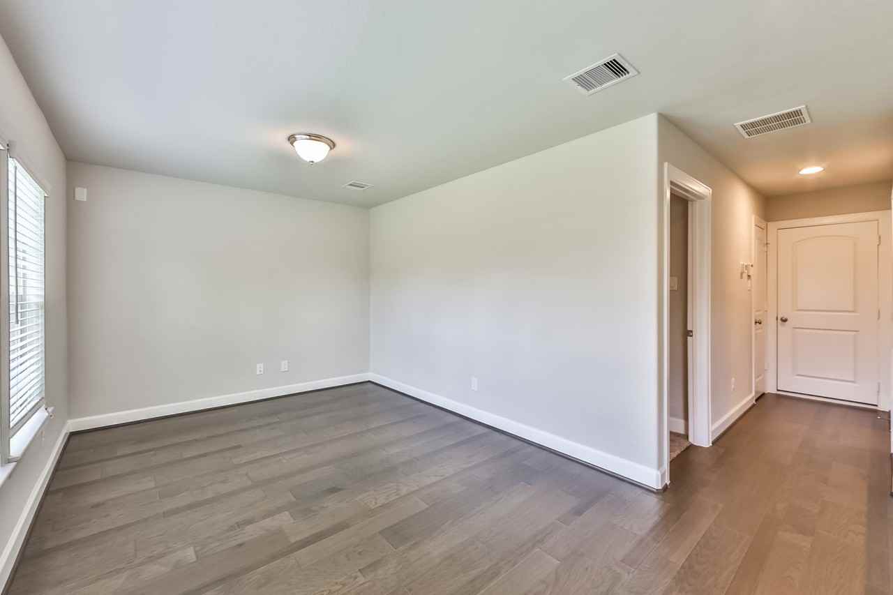 10828 Brittmoore Oaks Pl #10828 - Photo 4 of 43