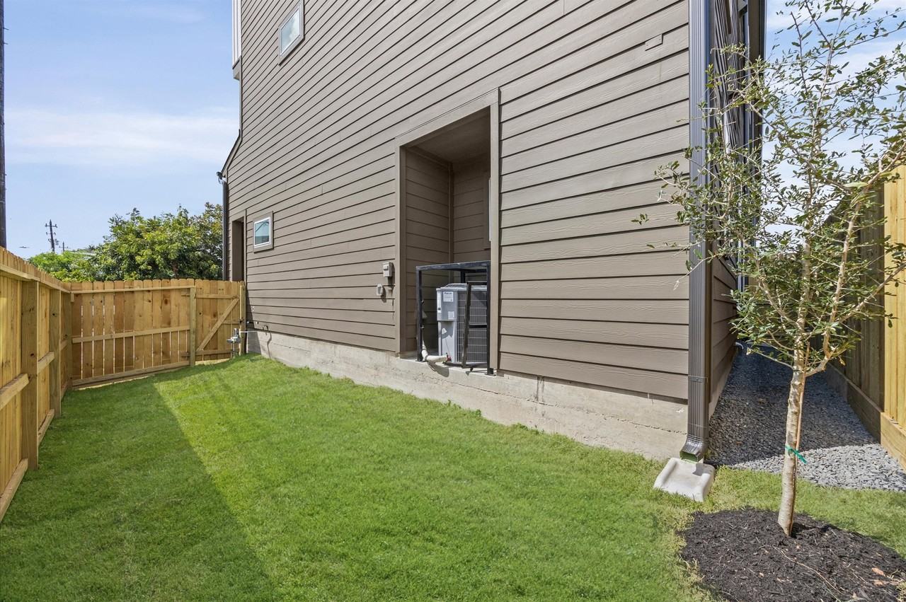 5109 Avenue J #5109 - Photo 3 of 40