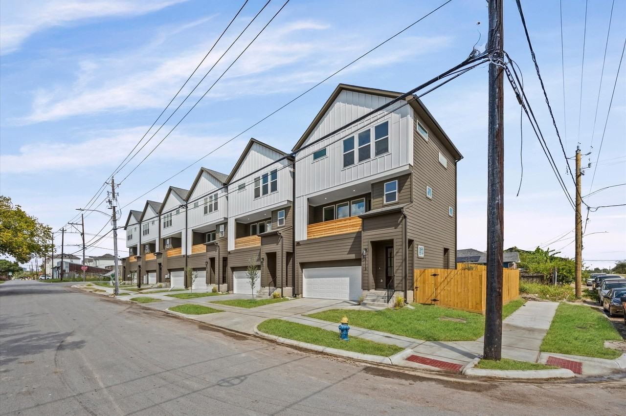 5109 Avenue J #5109 - Photo 4 of 40