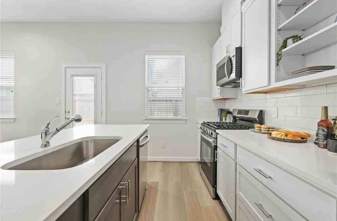 1013 Erin Street #1013A - Photo 7 of 22