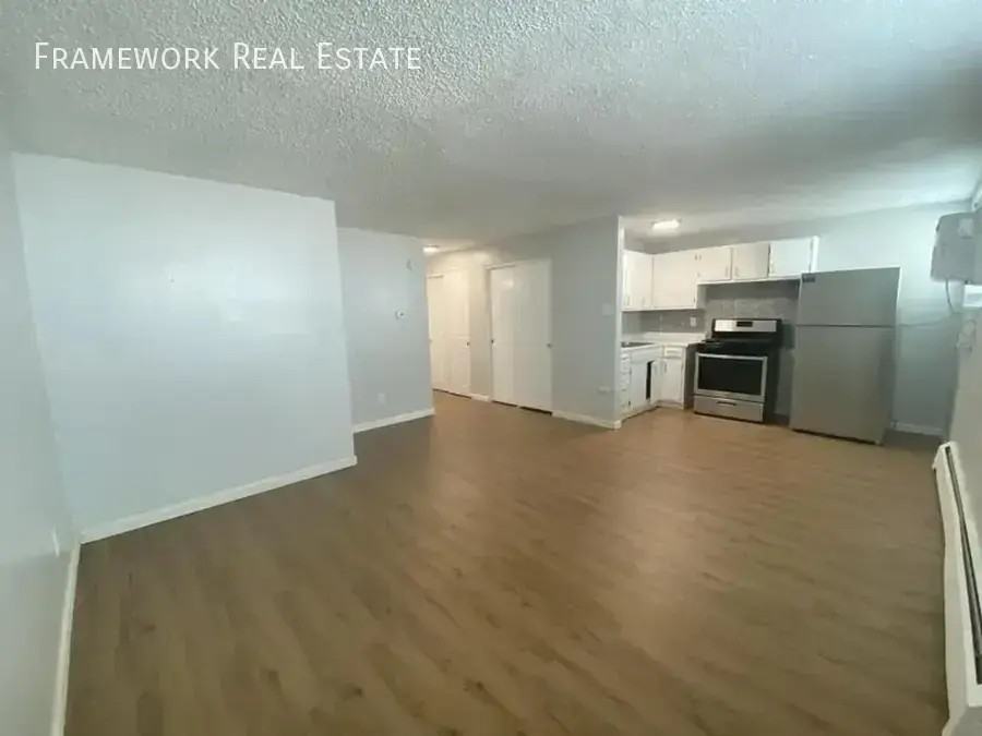 1400 Moline St #105 - Photo 4 of 8