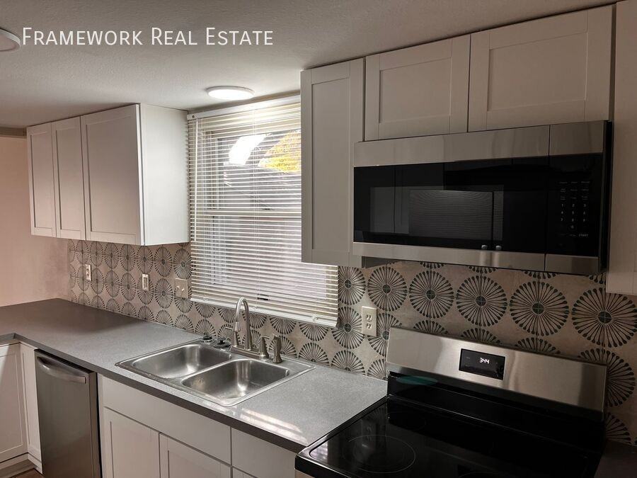 143 E Longs Peak Ave - Photo 2 of 30