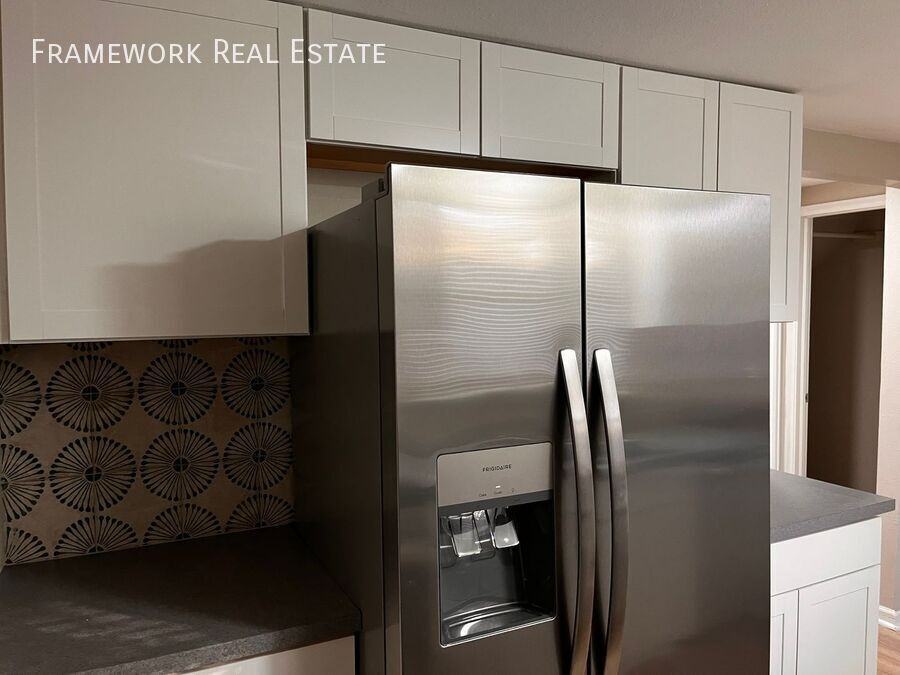 143 E Longs Peak Ave - Photo 3 of 30