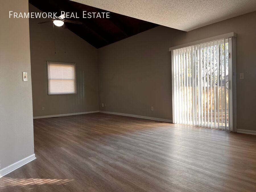 143 E Longs Peak Ave - Photo 5 of 30