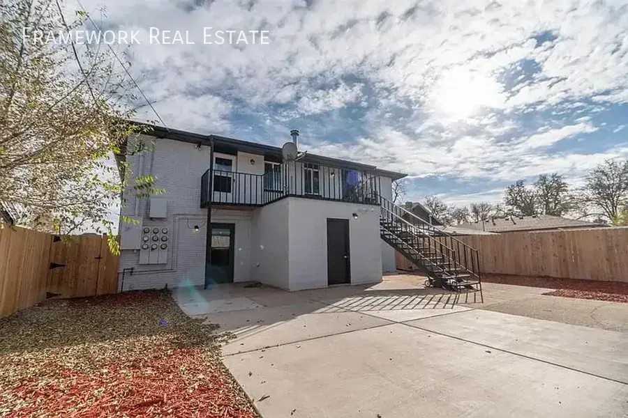 1509 3rd Ave #3 - Photo 3 of 50