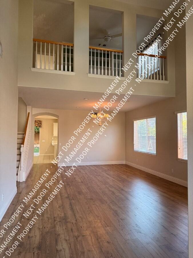 19211 Dandelion Ct - Photo 4 of 49