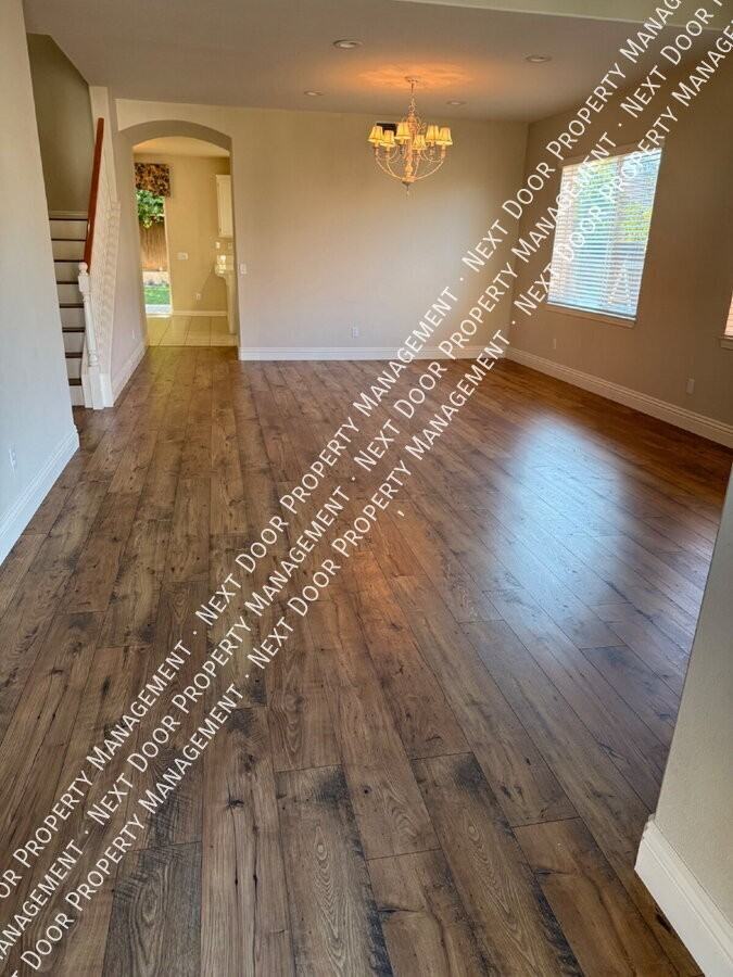 19211 Dandelion Ct - Photo 5 of 49