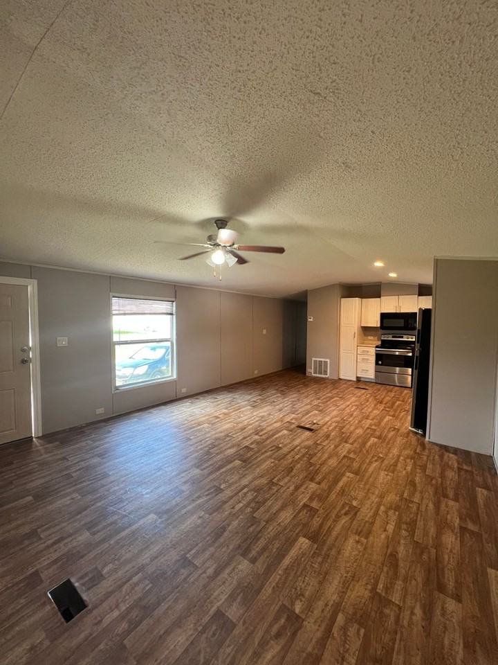 142 County Road 7714 #E16 - Photo 4 of 15