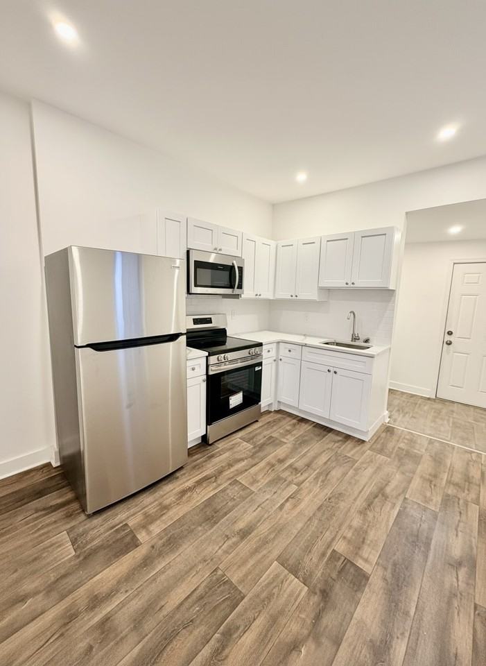 2072 Pickwick St - Photo 3 of 18