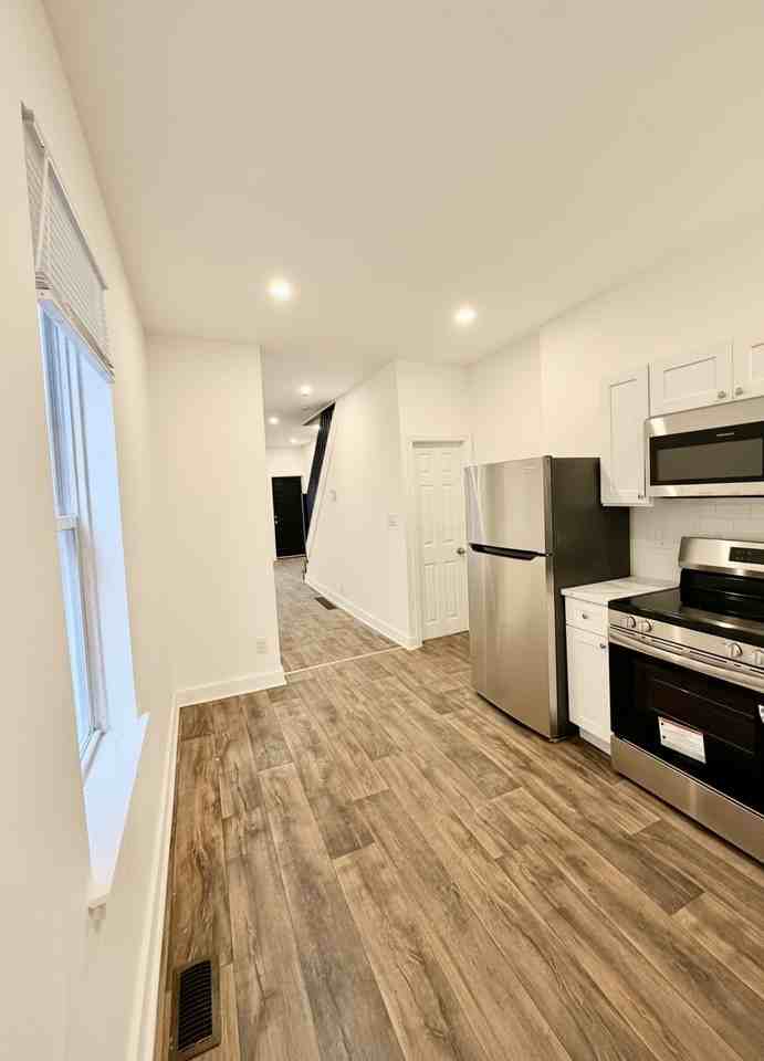 2072 Pickwick St - Photo 5 of 18