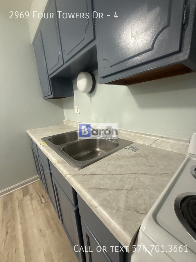 2969 Fourtowers Dr #4 - Photo 3 of 14