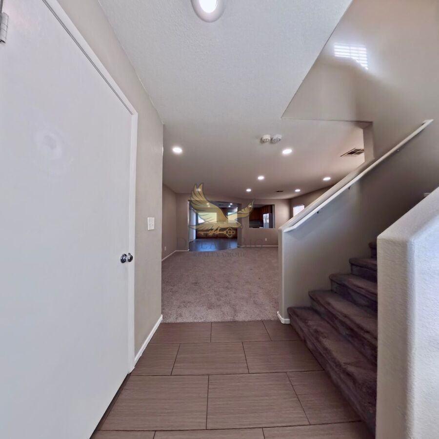 548 Haunts Walk Avenue - Photo 2 of 37