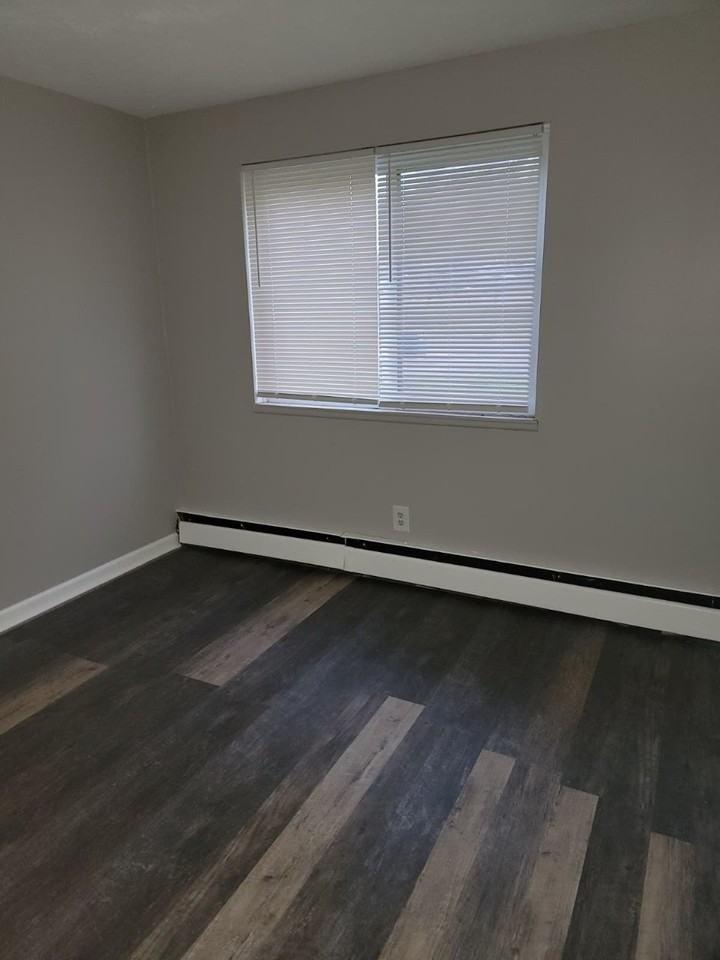 1817 Garfield Road, Unit 307 - Photo 5 of 12