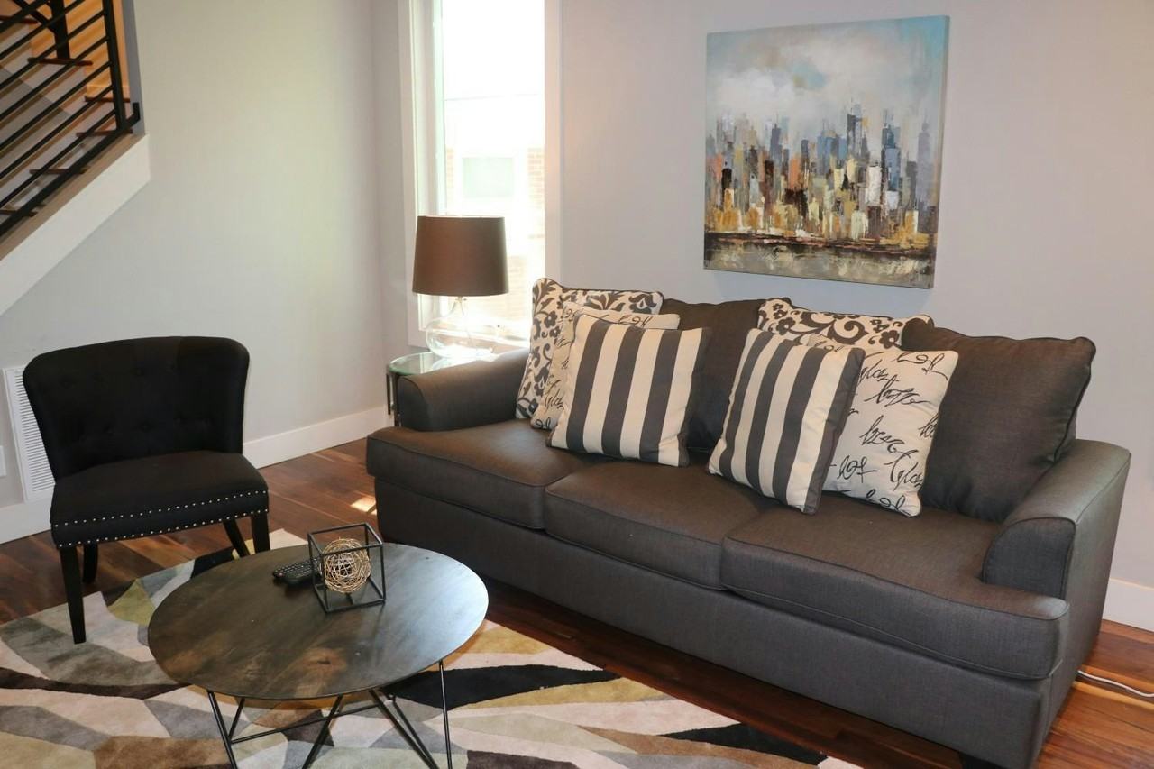 929 13th Avenue South - Photo 5 of 12