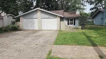 featured image of 2633 Northwood Drive