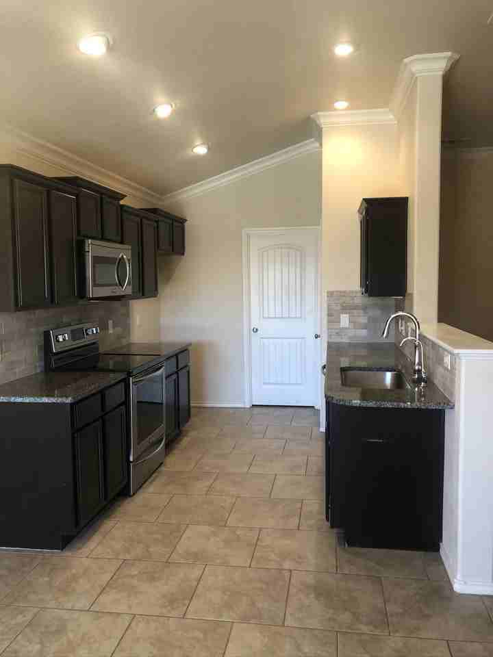 1026 E 93rd St #1 - Photo 6 of 11