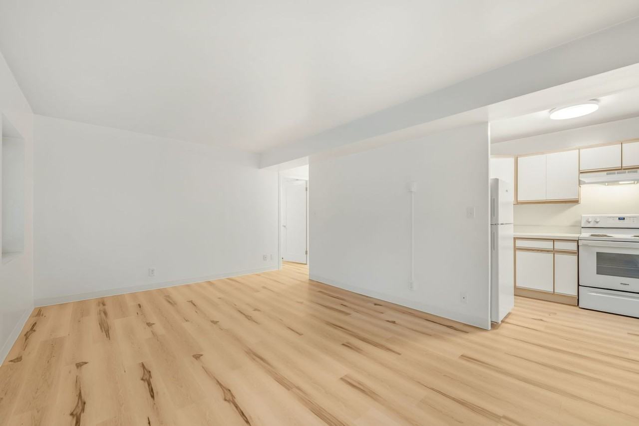 Uptown Arms - Photo 4 of 33