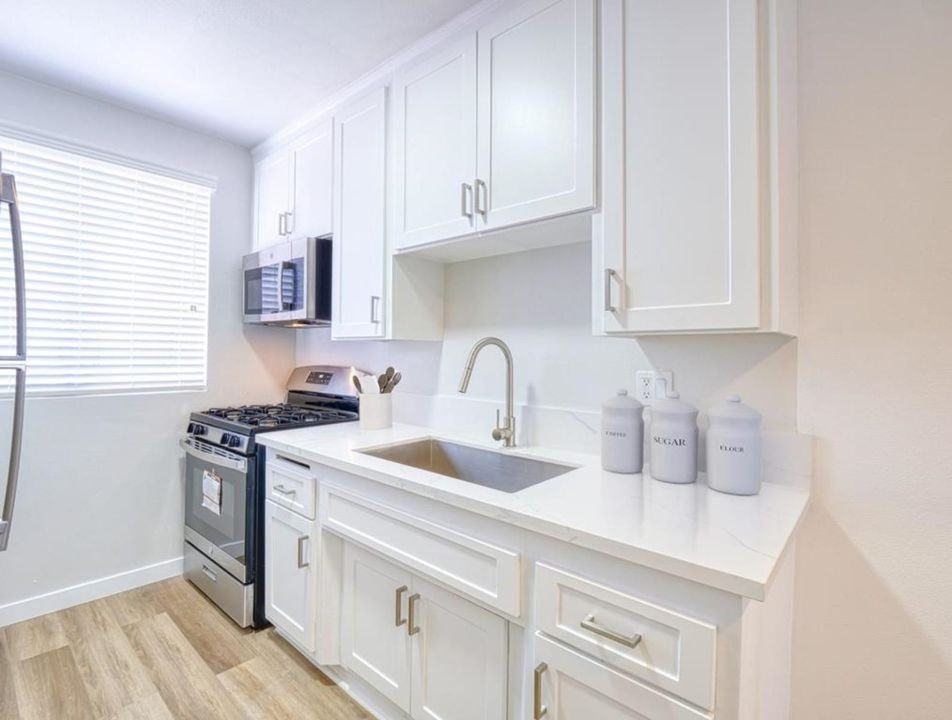 20927 Amie - Photo 4 of 12