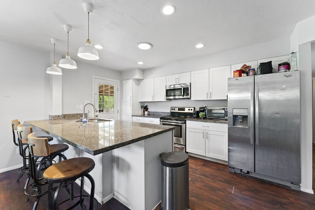 226 E Erie Dr #1 - Photo 7 of 12