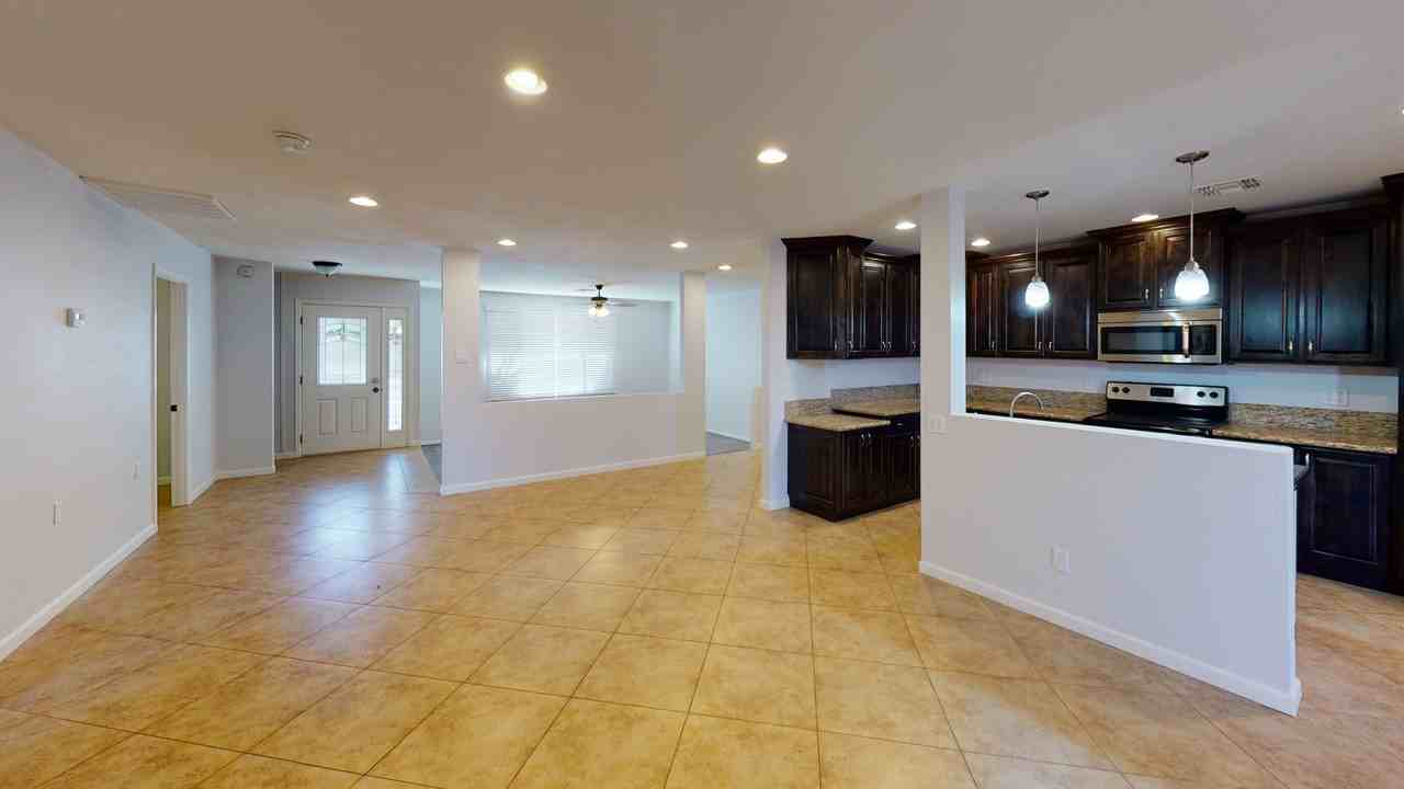 1206 E Redfield Rd #3MASTER - Photo 2 of 18