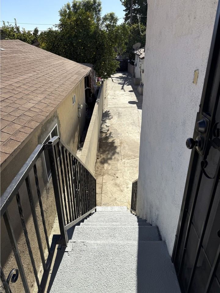 1341 1/2 E 59th Pl #NA - Photo 2 of 10