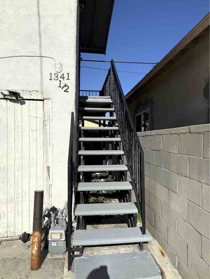 1341 1/2 E 59th Pl #NA - Photo 4 of 10