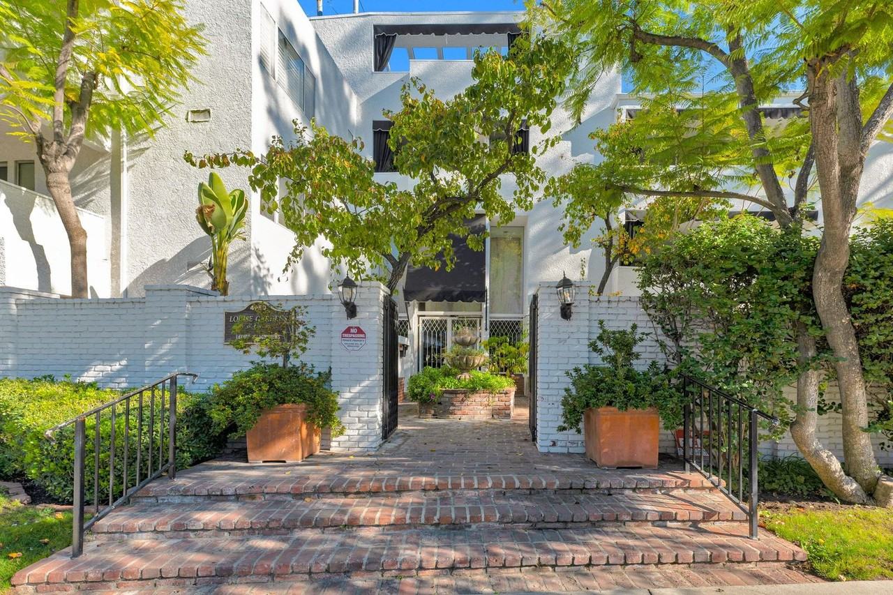 4950 Louise Ave #208