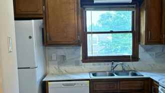 905 Park Place Northeast #B - Photo 1 of 1