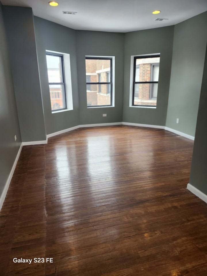 6814 South Oglesby Avenue #3N - Photo 3 of 8