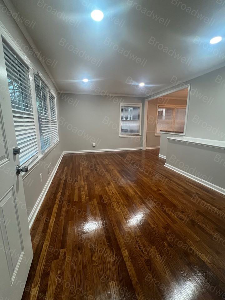 955 Byron Dr Sw #NA - Photo 3 of 12