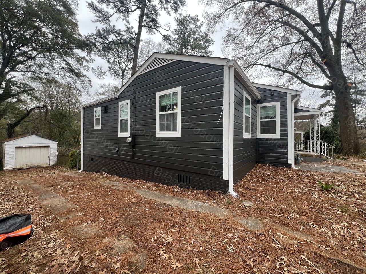 1860 Broadwell St Sw #NA - Photo 3 of 15