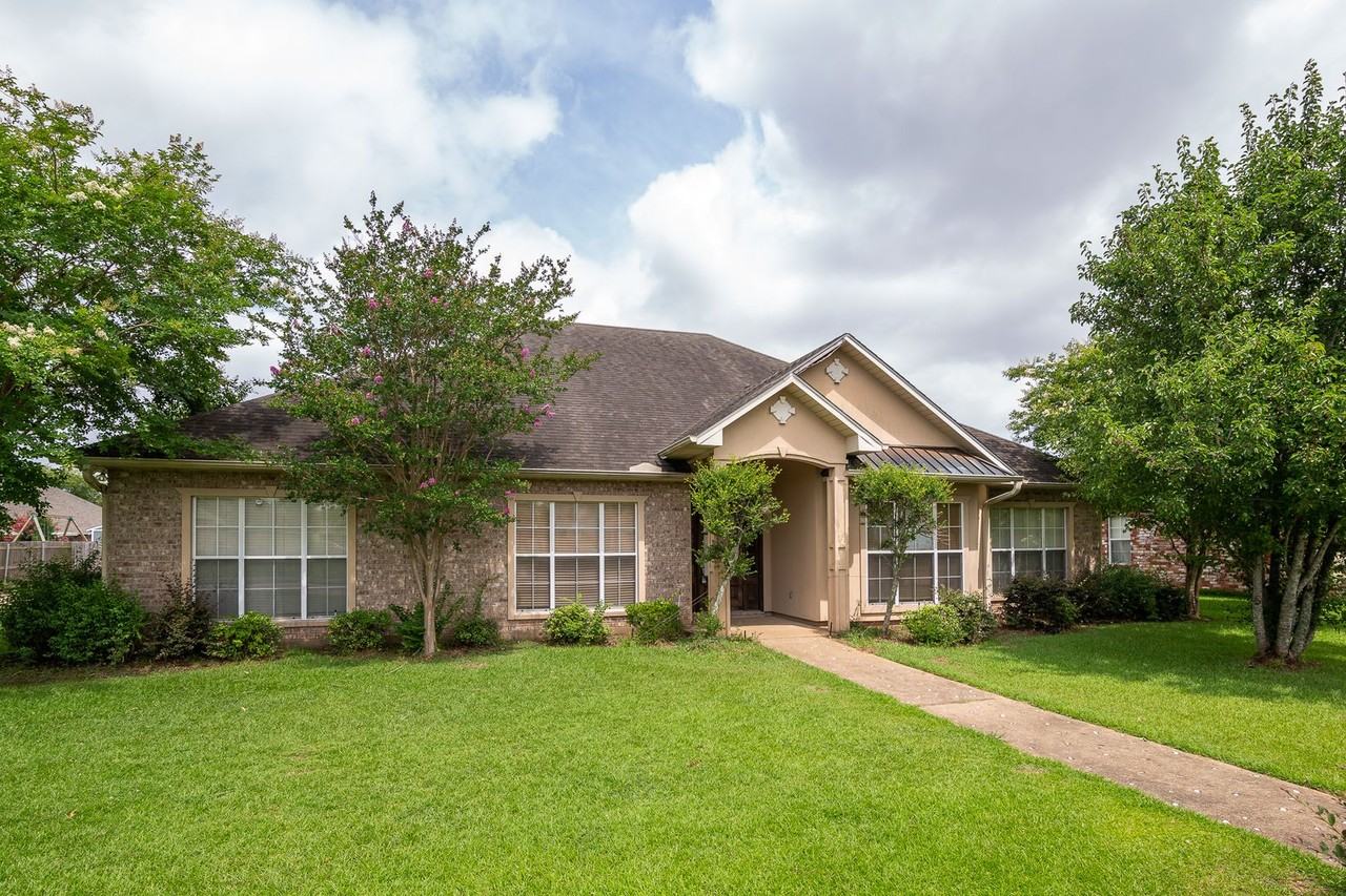 6102 Coty Dr - Photo 3 of 14