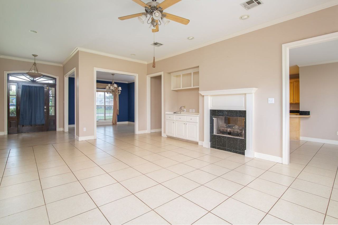 6102 Coty Dr - Photo 6 of 14