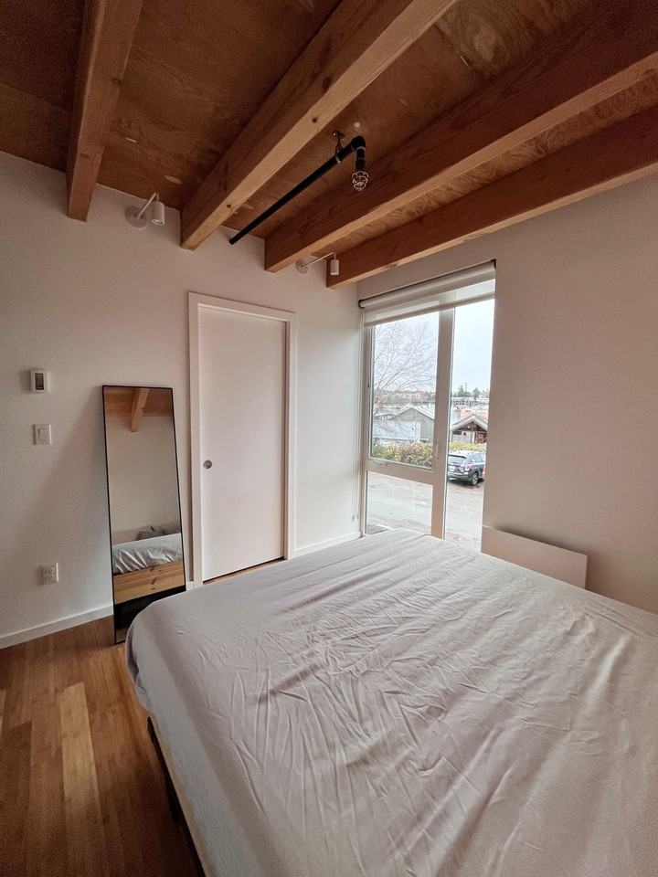 2950 Fairview Ave E #C1 - Photo 4 of 33