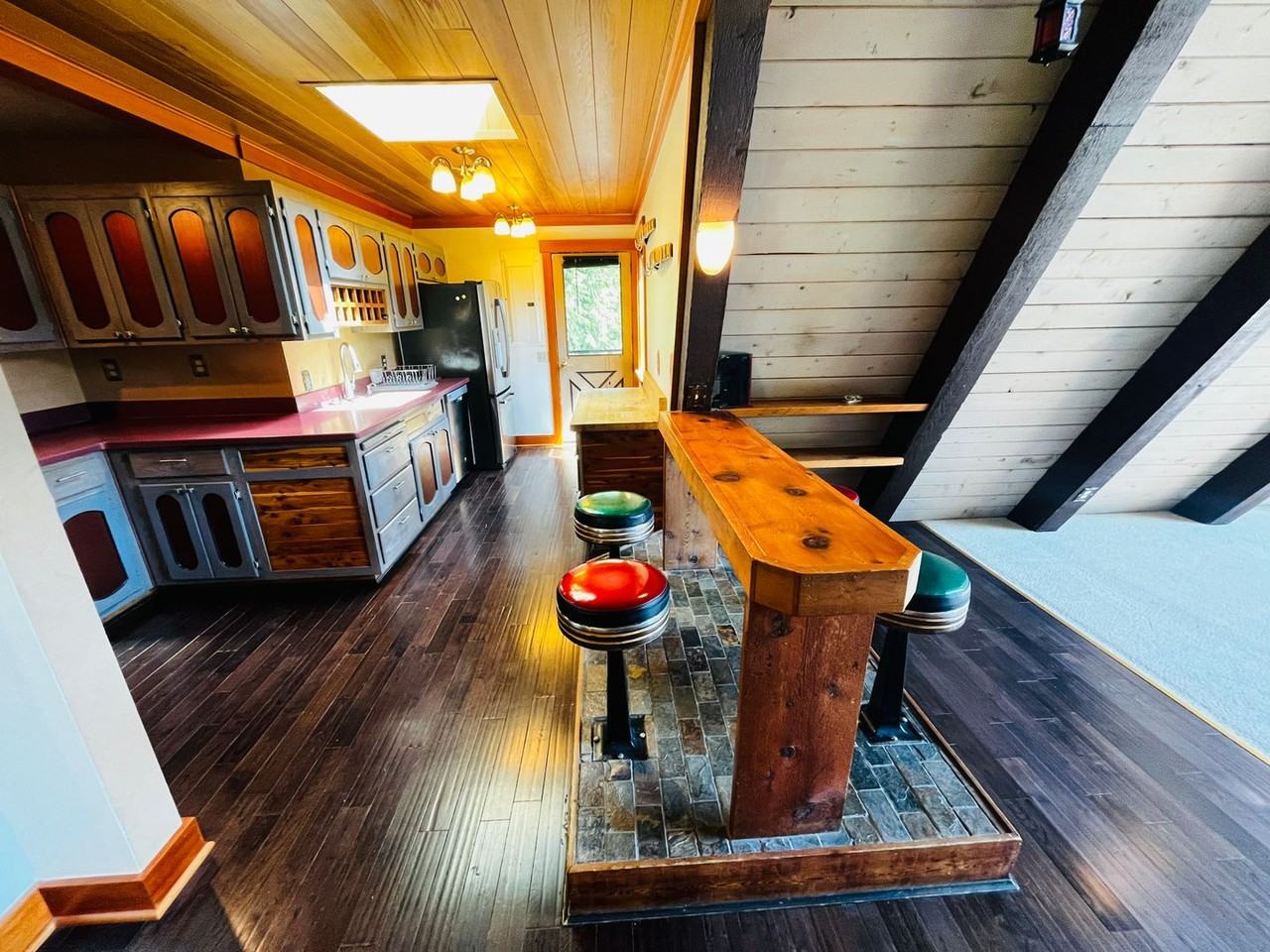 9101 Springridge Rd Ne - Photo 6 of 43