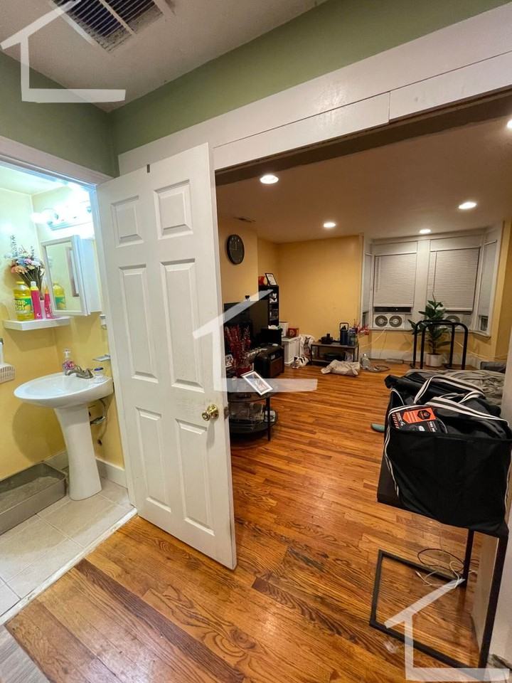 293 Main Street - Photo 3 of 9