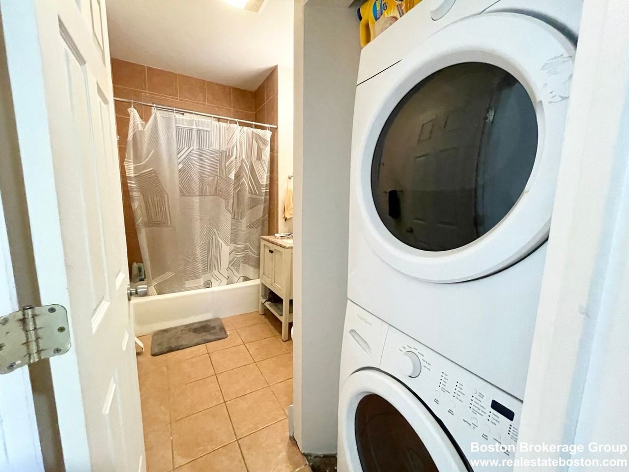 46 Delle Avenue - Photo 7 of 8