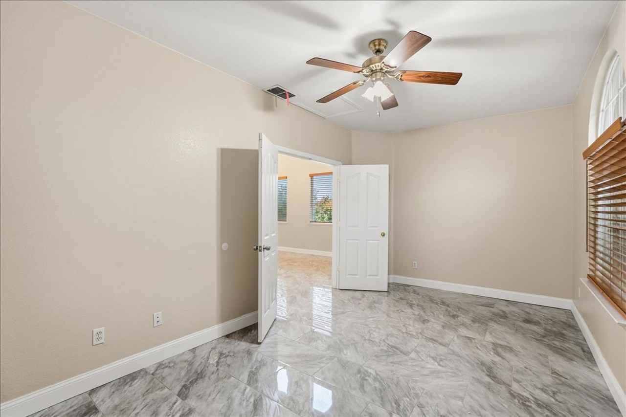 70 Arches Cir - Photo 7 of 37