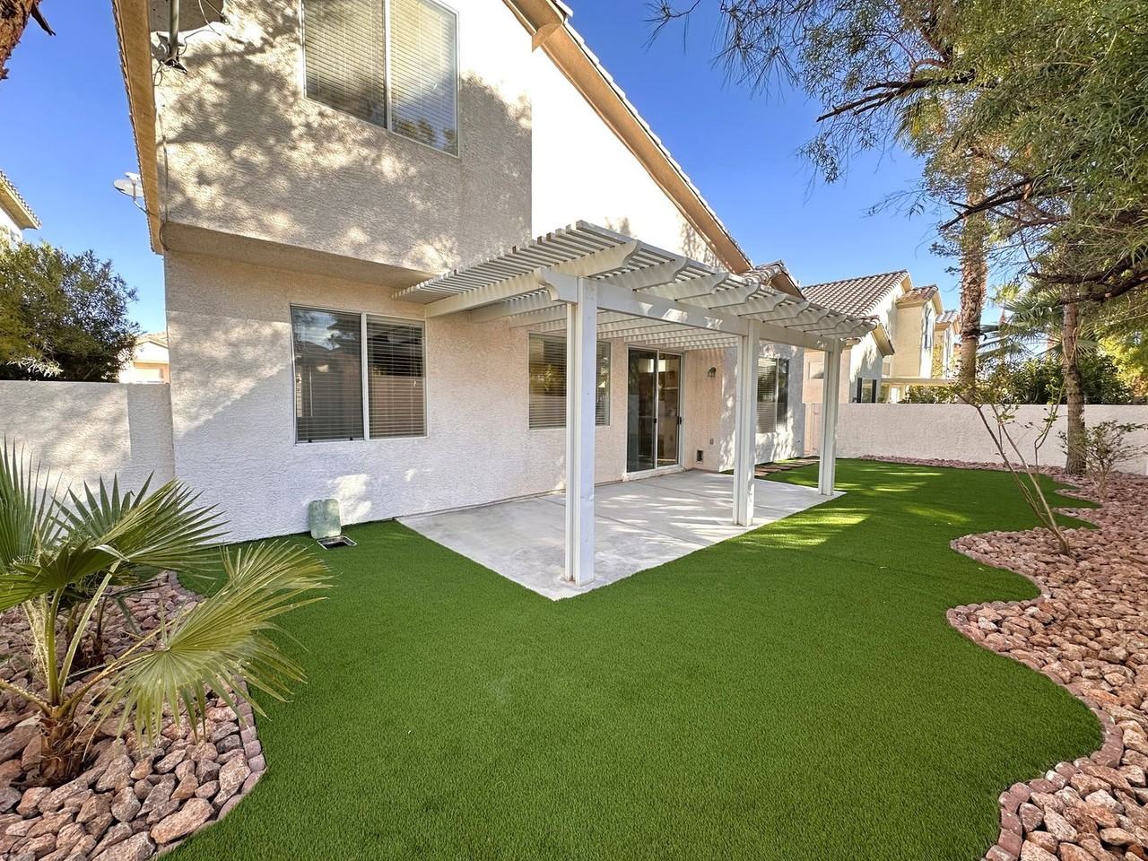 271 Tayman Park Avenue - Photo 7 of 38