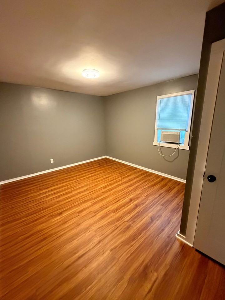 112 North 18th Street - Photo 4 of 7