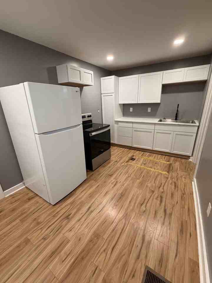 112 North 18th Street - Photo 5 of 7