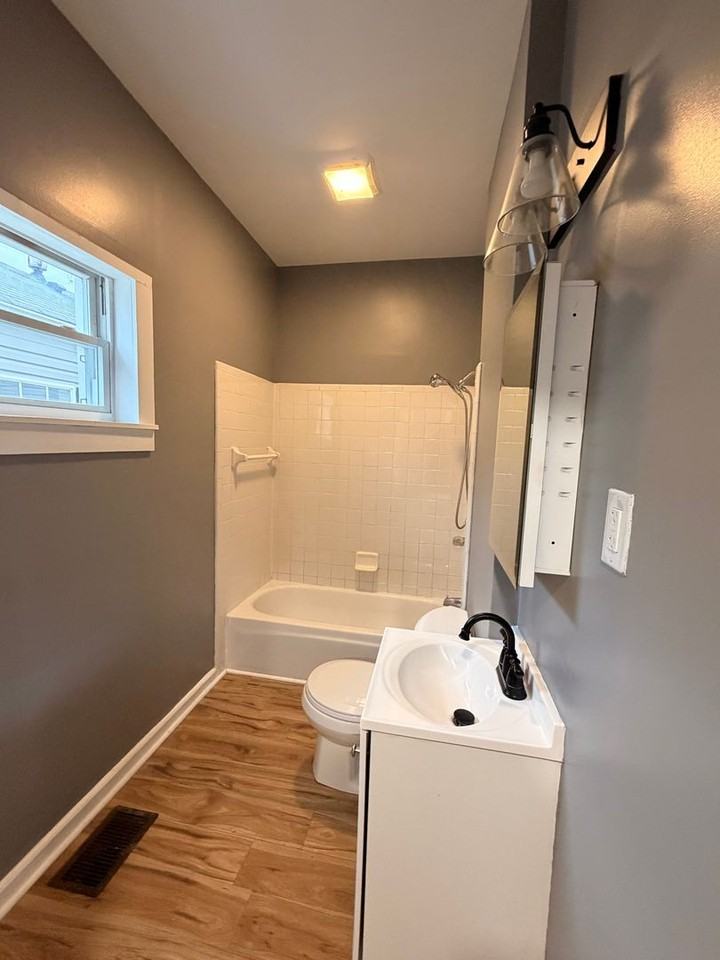 112 North 18th Street - Photo 6 of 7