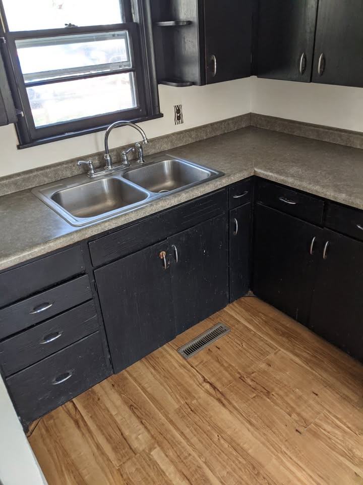 512 1st Avenue Northeast #1 - Photo 2 of 16